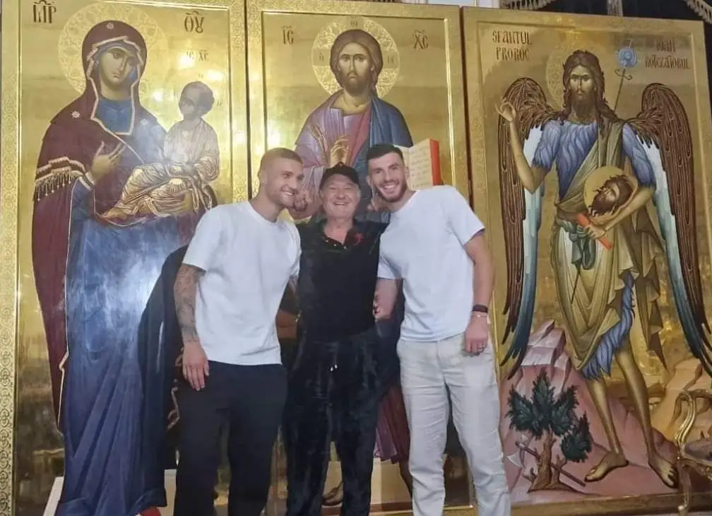 Daniel Bîrligea impreuna cu Gigi Becali si Mihai Popescu dupa transferul la FCSB