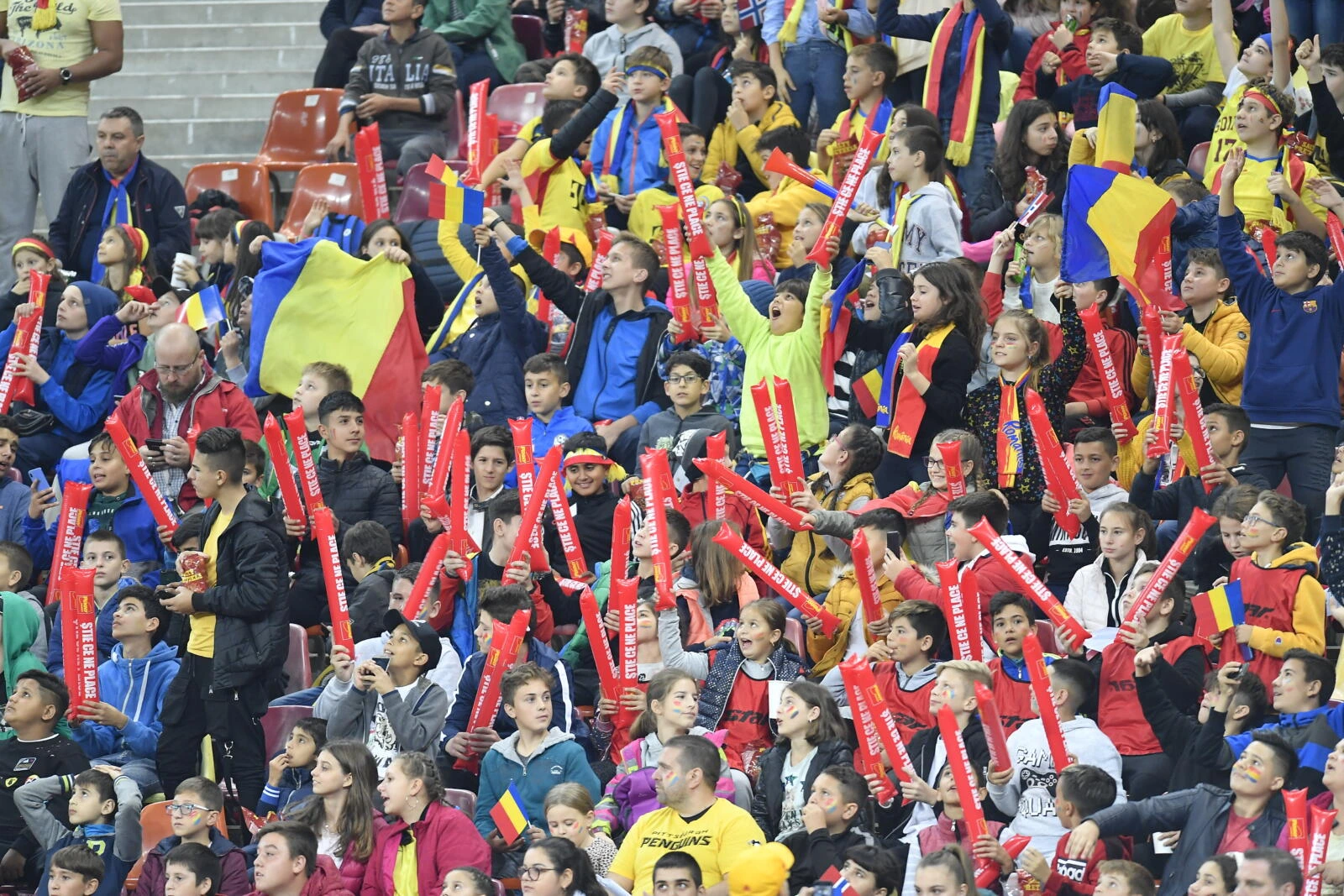 România sustinuta de copii la meciul cu Andorra